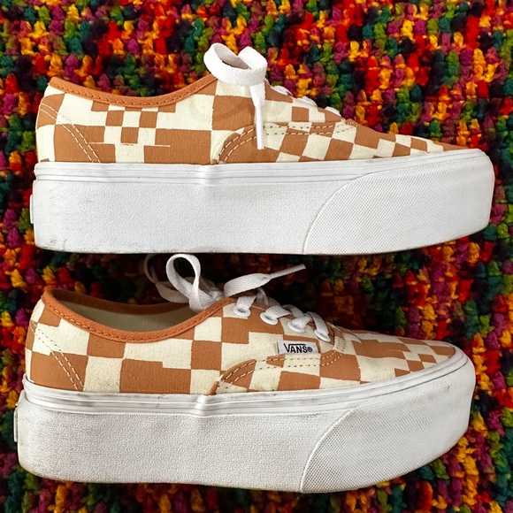 🥥Vans Stacked Platform Pixelated Checkered Tan and White Sneakers🥥 - Picture 3 of 7